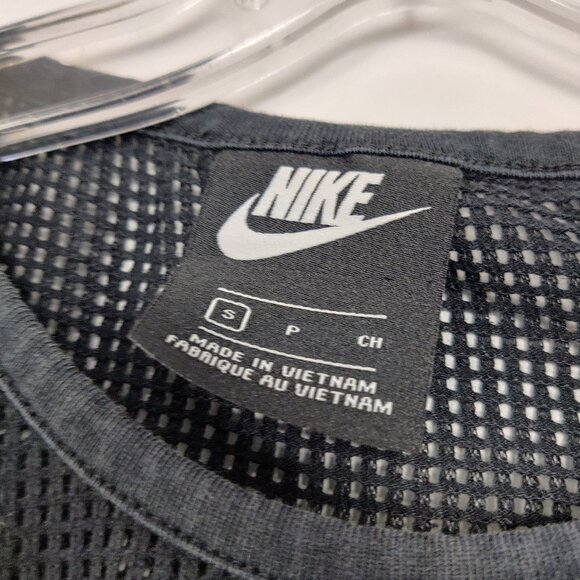 Nike Women’s Tank Top Size S Black Mesh Logo Athleisure Lightweight Activewear - Picture 2 of 6